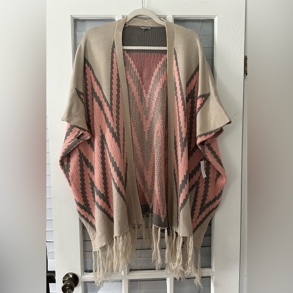 Charlotte Russe Women’s M/L Pink Gray Southwestern Poncho Fringe | SKU 0955
